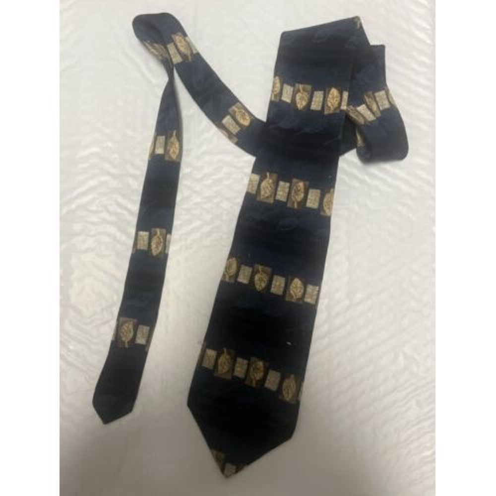 417 by Van‎ Heusen Silk Floral Tie